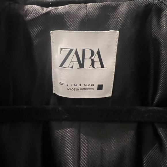 Leather jacket - Picture 4 of 7